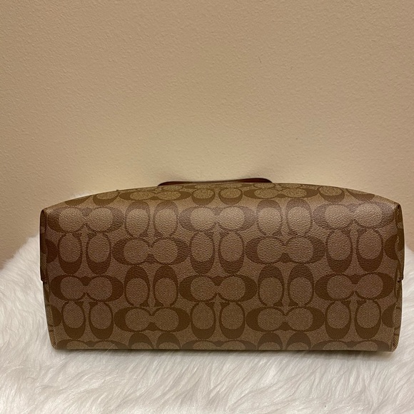 Coach - Picture 8 of 8